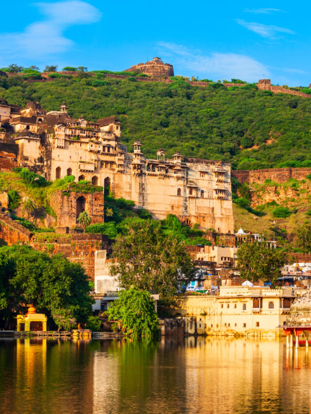 Bundi  – The city of Havelis